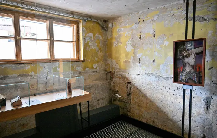 Wnętrze dawnej katowni Gestapo „Palace” w Zakopanem (obecnie muzeum). W lipcu 1942 r. był tu więziony i torturowany ks. Włodzimierz Szembek | fot. Paweł Murzyn/East News Wnętrze dawnej katowni Gestapo „Palace” w Zakopanem (obecnie muzeum). W lipcu 1942 r. był tu więziony i torturowany ks. Włodzimierz Szembek | fot. Paweł Murzyn/East News