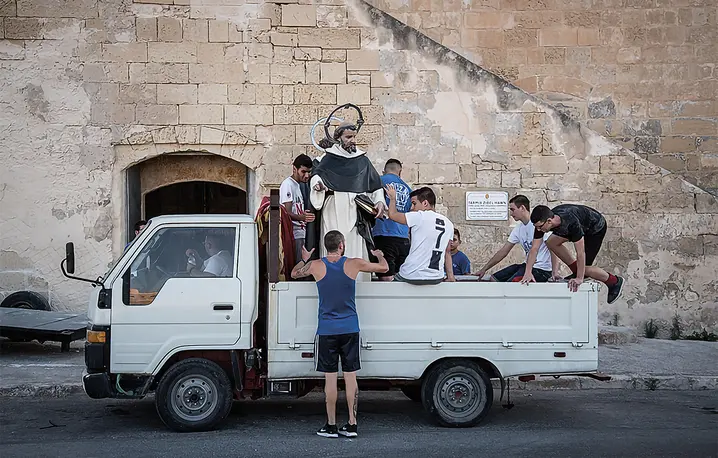 Fragment okładki Malta. Święci i diabły | fot. Materiały prasowe