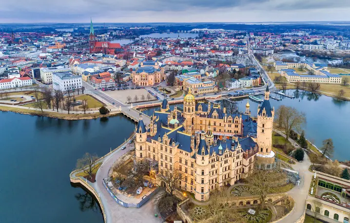 Zamek w Schwerinie – siedziba parlamentu Meklemburgii-Pomorza Przedniego | Fot. Peter Schellig/Travel Collection/East News