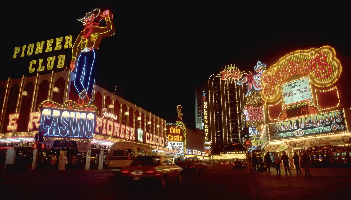 Oświetlone nocą kasyna, Las Vegas, Nevada, USA, czerwiec 2026 r. | fot. Bridgeman Images/East News