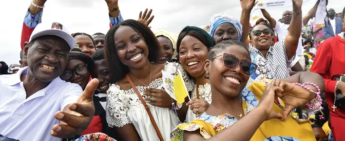 w Jaunde, kończącej wizytę papieża w Kamerunie, uczestniczyło 200 tys. wiernych fot. Abaca press/East News, Matteo Pernaselci/ Vatican Media/ Vatican Pool/Getty Images