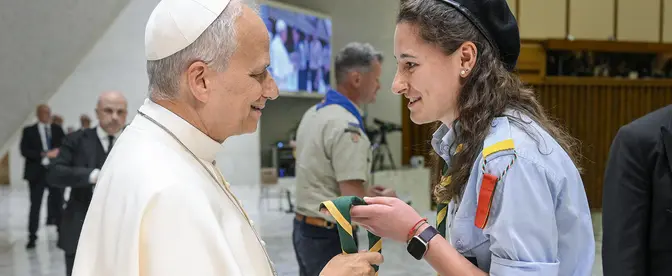 Papież Leon XIV spotyka się z europejską młodzieżą skautową. Kościół już od czasów Leona XIII podkreśla, że wychowanie młodych w duchu pokoju i solidarności jest fundamentem sprawiedliwego świata. Watykan, 1 czerwca 2026 r. | fot. VATICAN MEDIA/East News